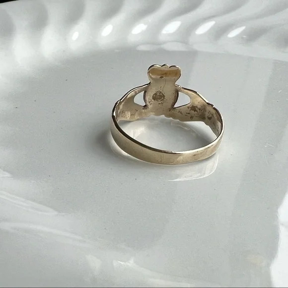 Vintage genuine 9 kt gold Claggaugh Irish Wedding Ring Size 5 - Picture 5 of 9